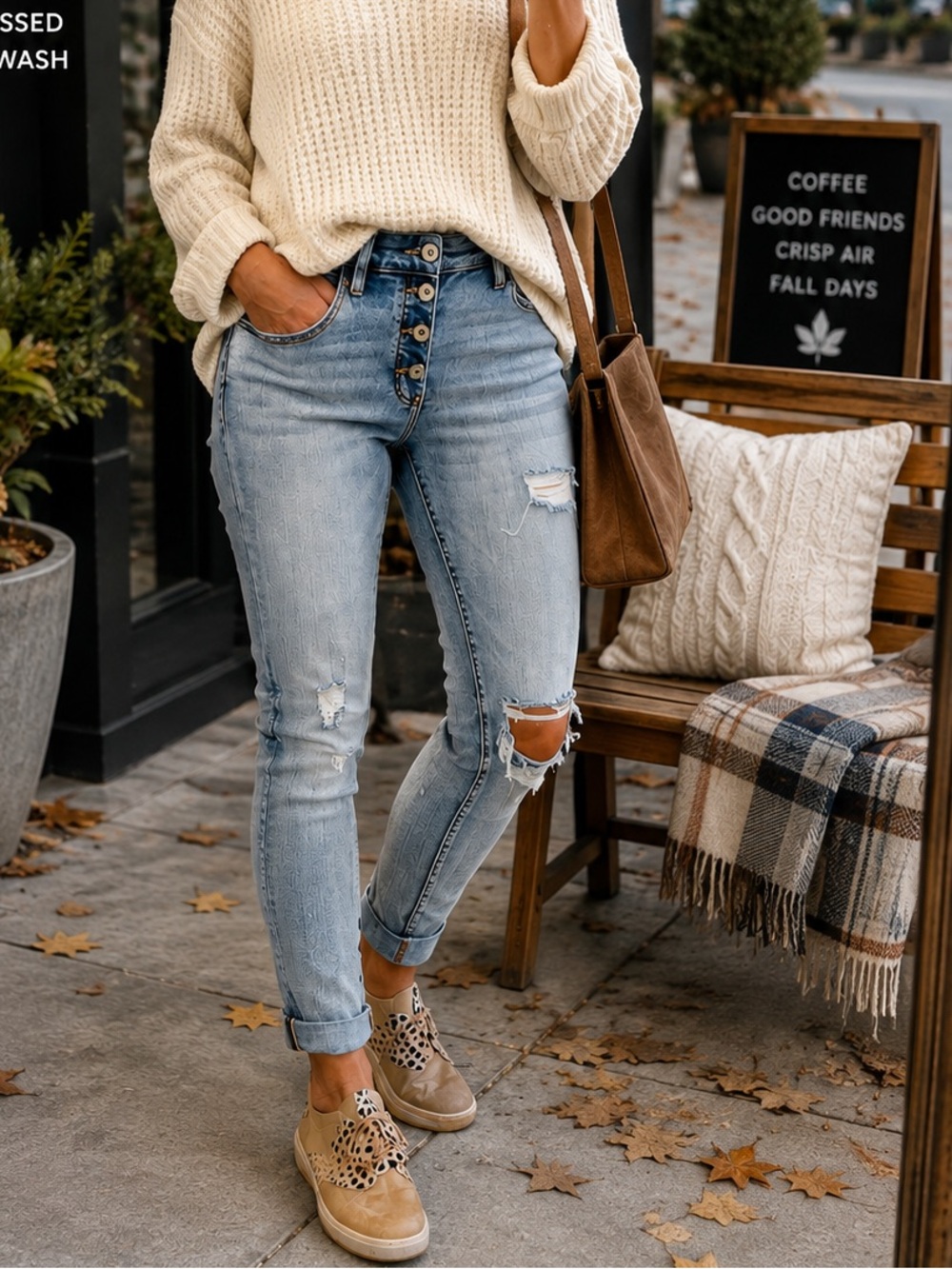 🎉HP🎉Kancan,25,Distressed,Estillo Jeans, Button-Fly Front,Stretch to Move w/You